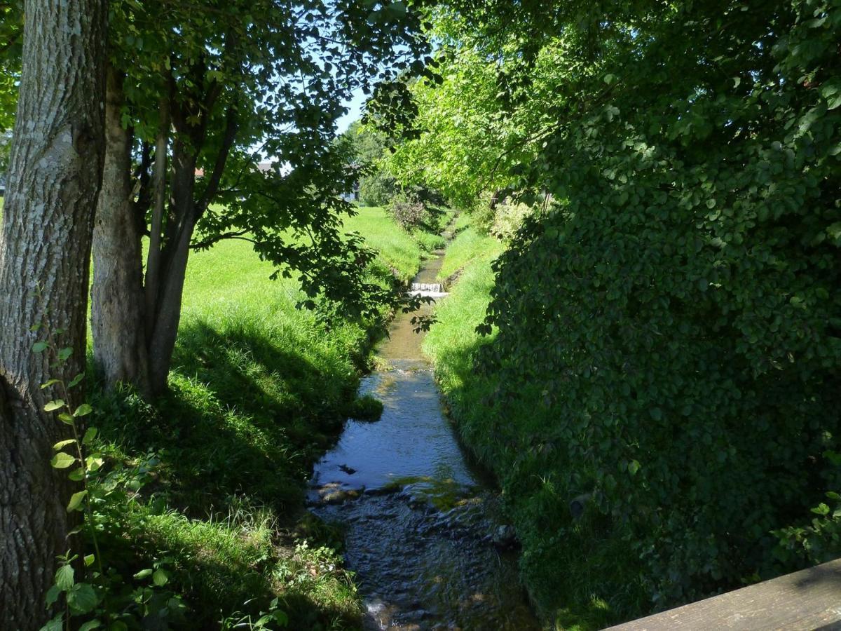 ברנאו אם כימסי Zwischen Chiemsee Und Bergen Ug מראה חיצוני תמונה
